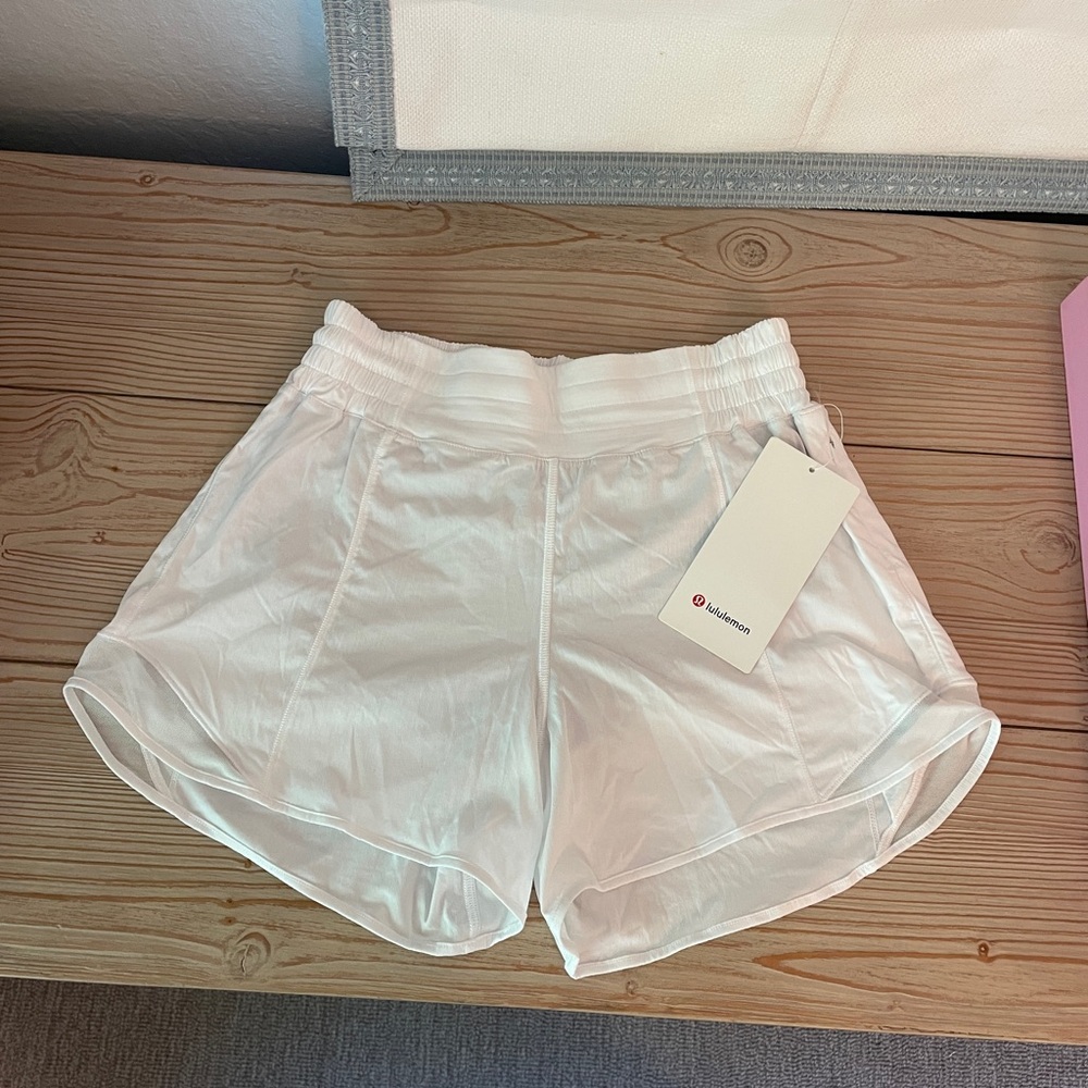 Lululemon HR Hotty Hot Shorts White NWT
